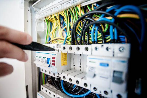 instalasi panel listrik